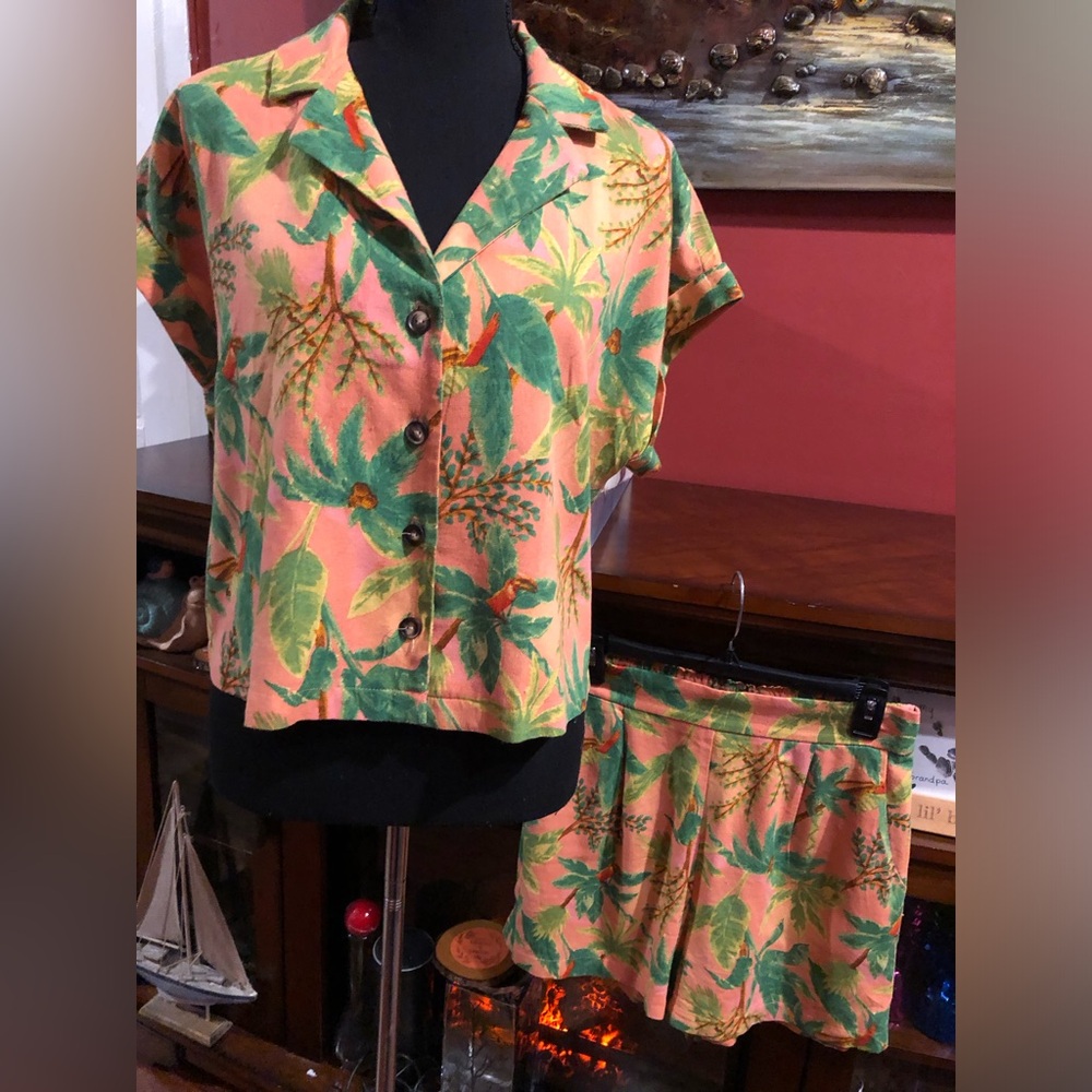 Monteau Coral Tropical Button-Down Camp Shirt with Green Leaf Print